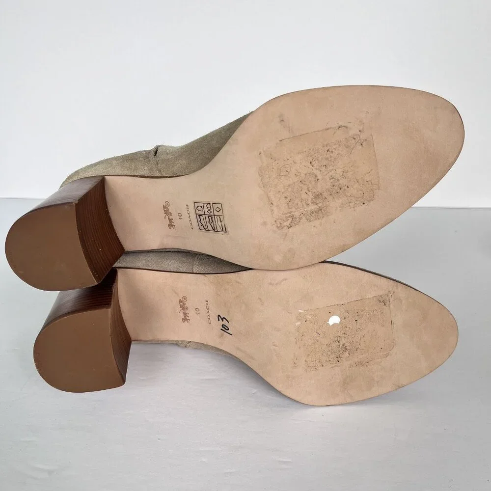 NEW Coach Olivia bootie Suede Block Stacked Heel Tan Zip Ankle Charm 10 - Picture 5 of 12